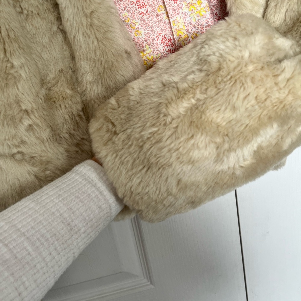 Old Navy Women's Plush Teddy Jacket in Tan - Picture 5 of 7